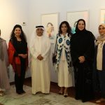 الفنانات المشاركات في المعرض مع الفنان علي المحميد